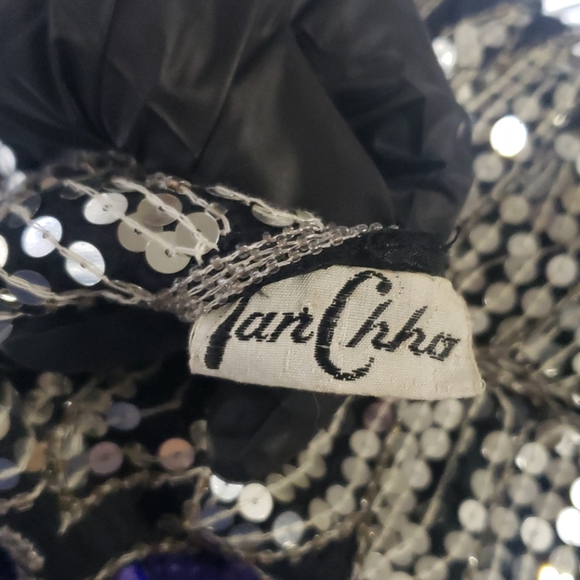 Vintage Tan-Chho Silk and Sequined - Picture 5 of 5